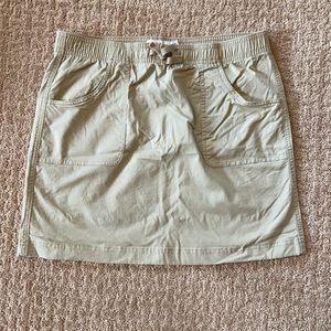 Euc Khaki Skirt from Vineyard Vines! Size 14